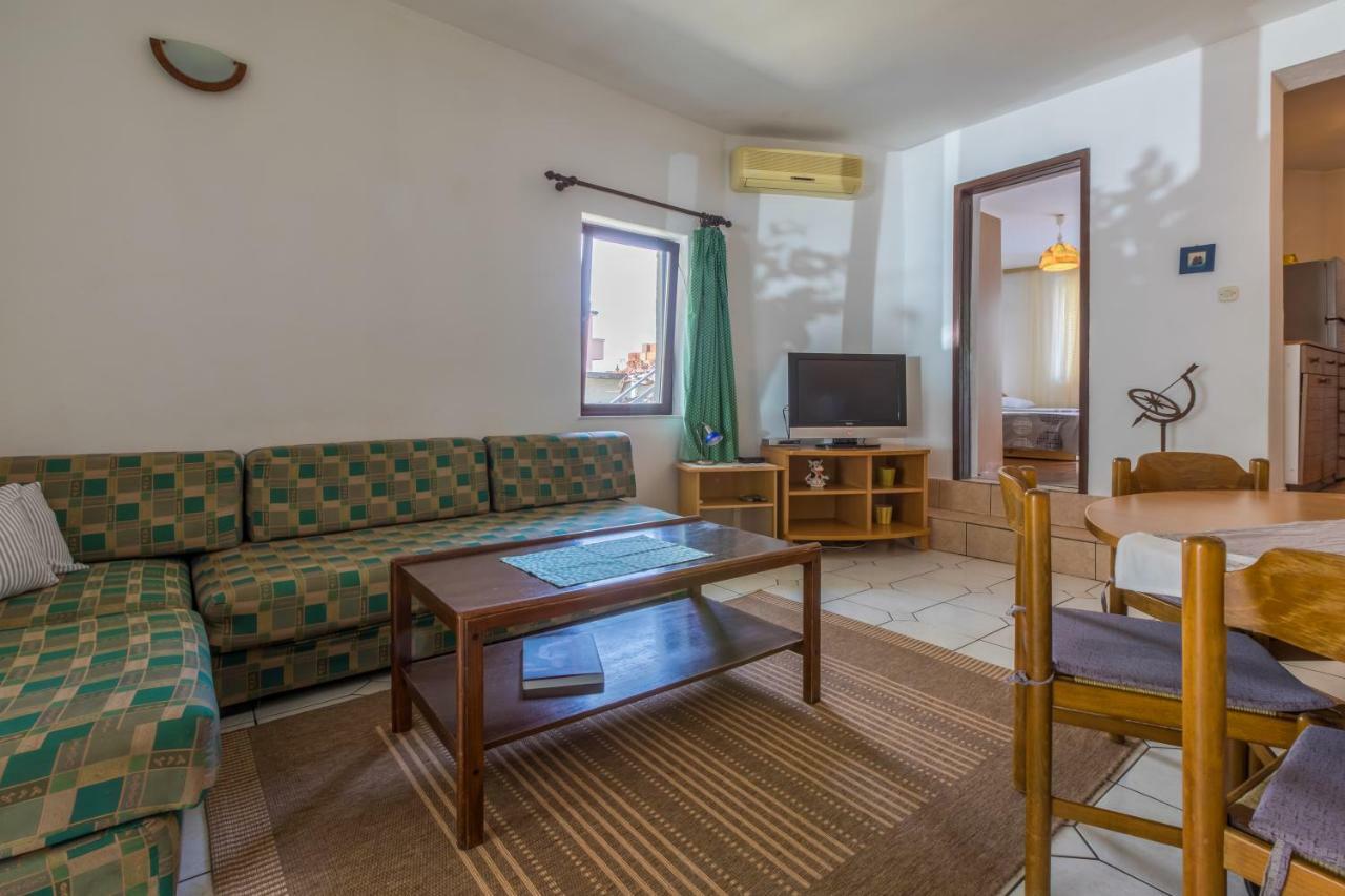 Apartment Dom Jadranovo Extérieur photo